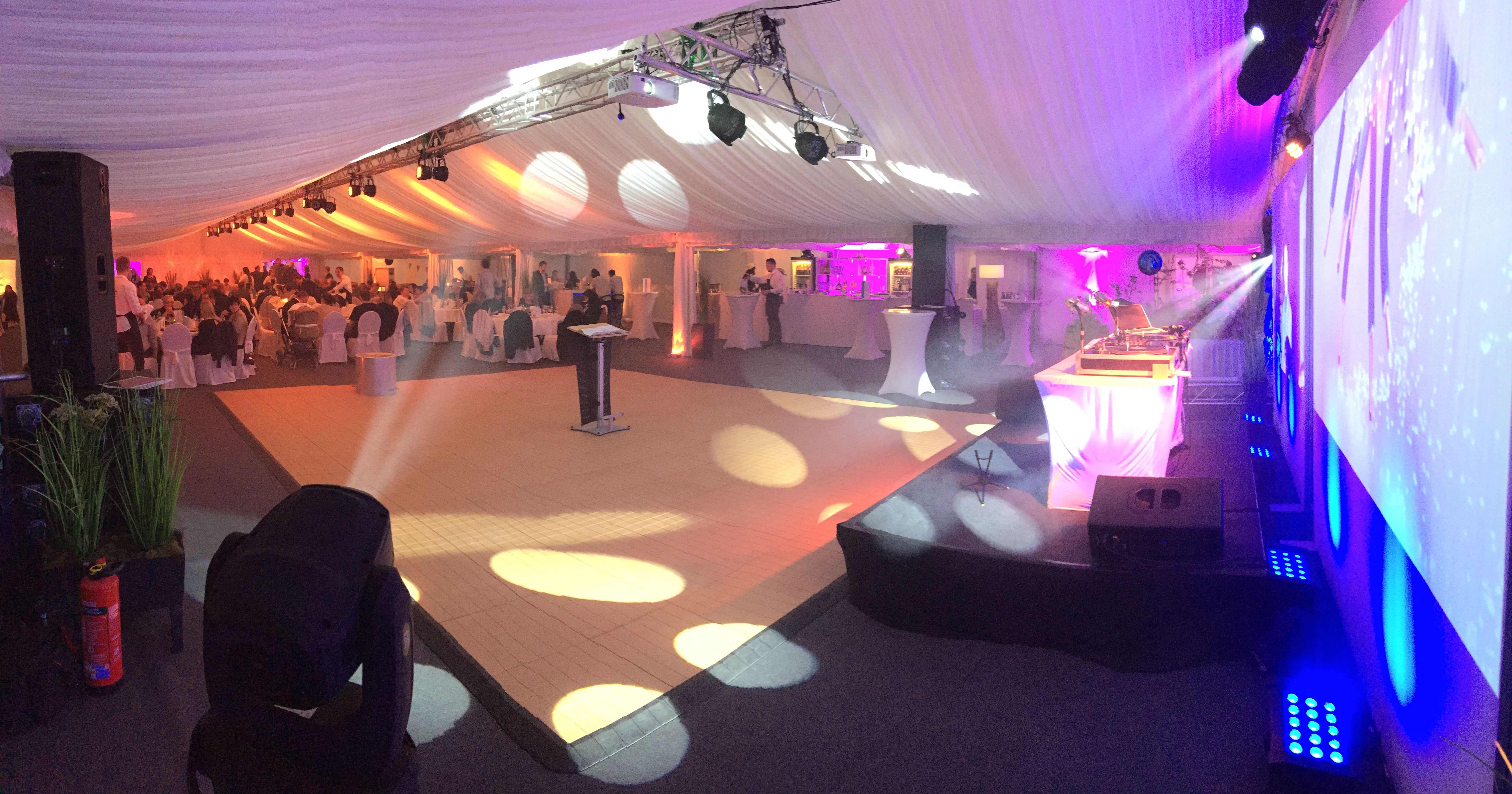 Weiteres Firmenevent mit Ambient-Beleuchtung