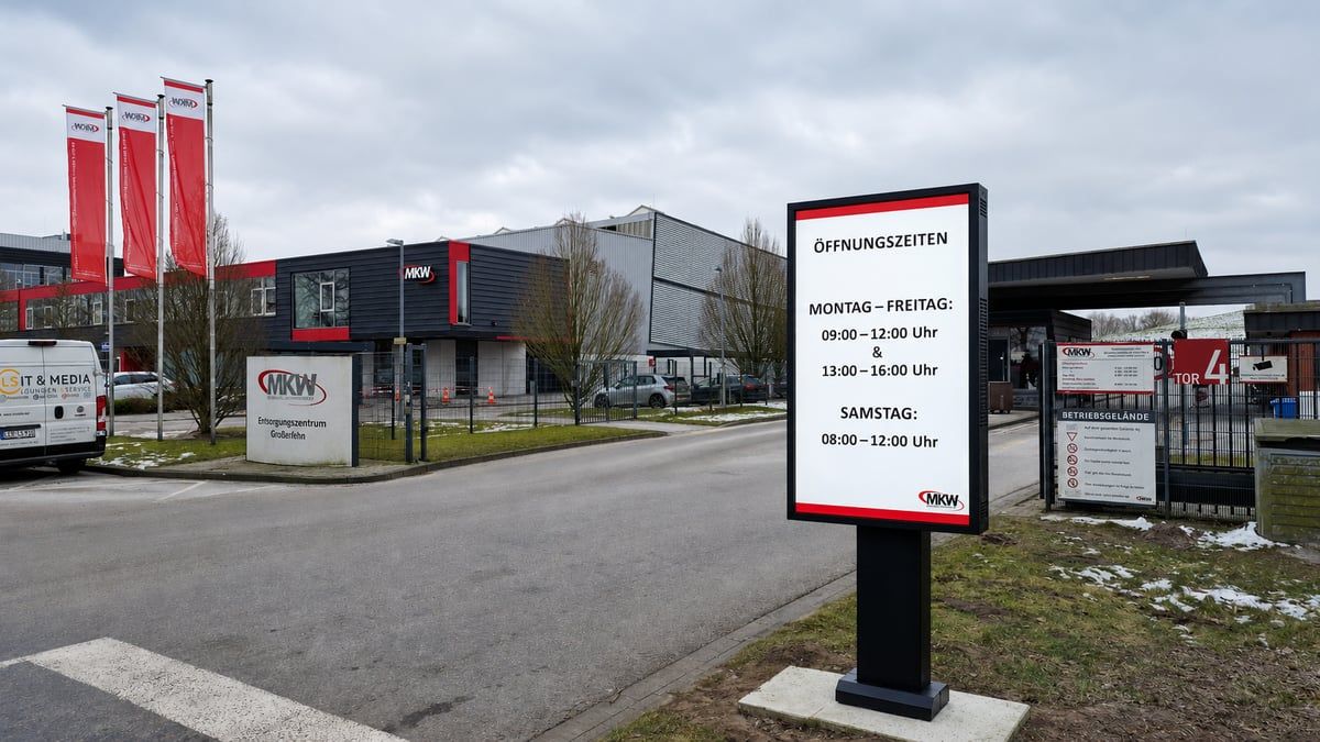Stele auf dem Betriebsgelände vom MKW